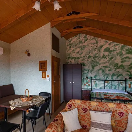 4epoxesxenonas Bed & Breakfast *