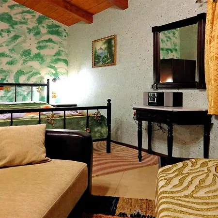 Bed & Breakfast 4epoxesxenonas *