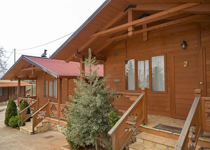 Alojamento de Acomodação e Pequeno-almoço 4epoxesxenonas 3*